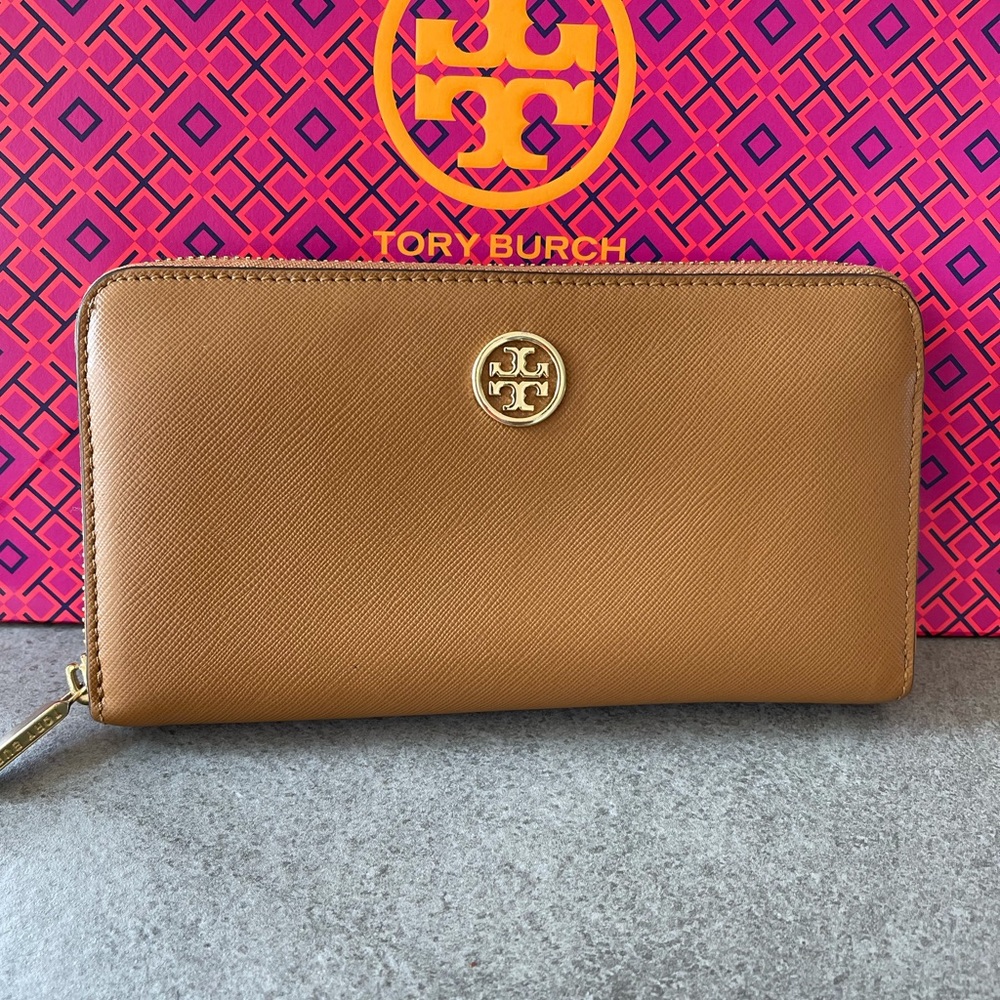 Tory Burch Robinson Zip Continental Wallet